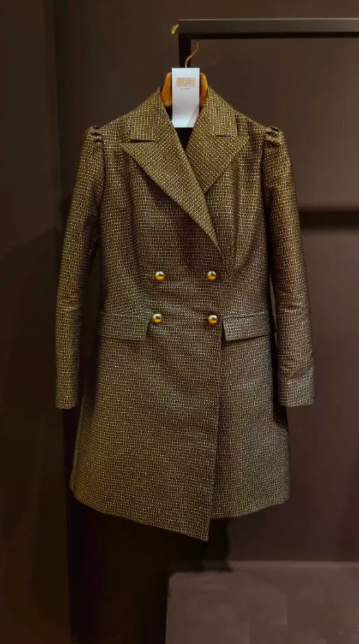 Lady Sciamat olive double-breasted coat